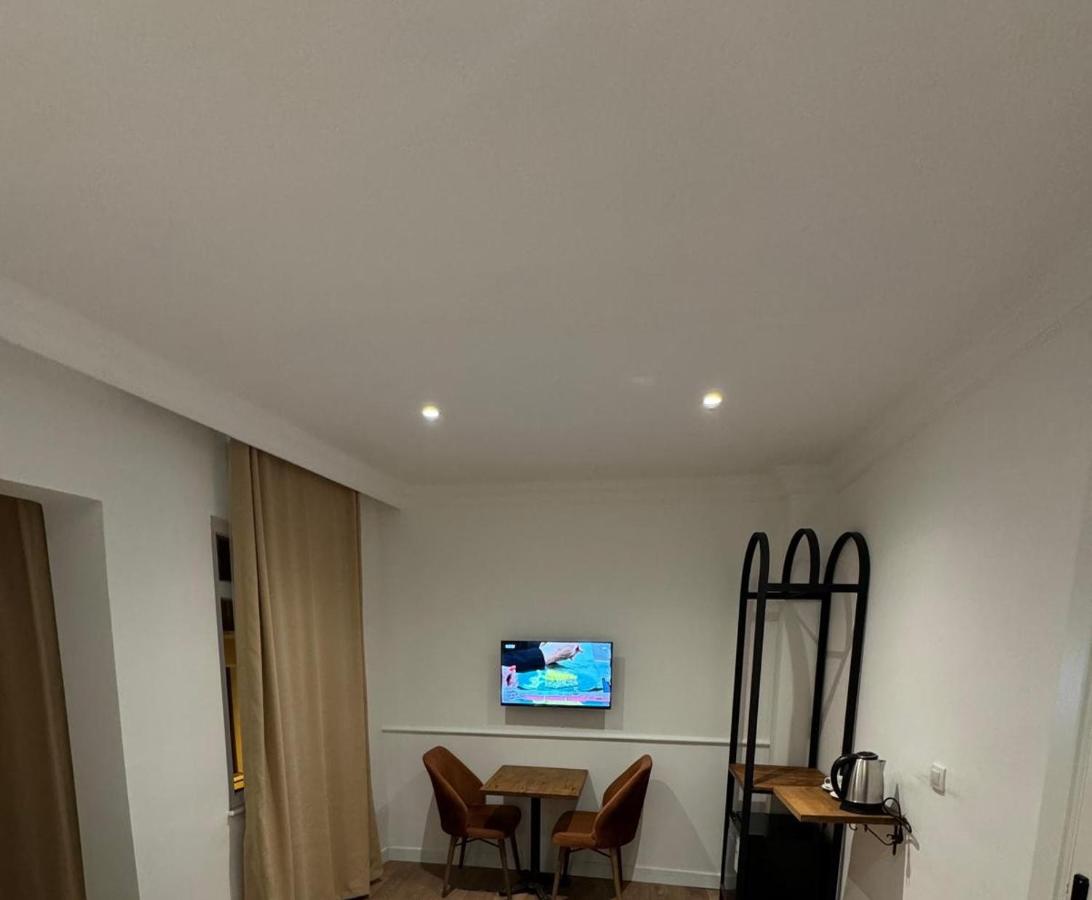 Neva Corner Hotel - 5