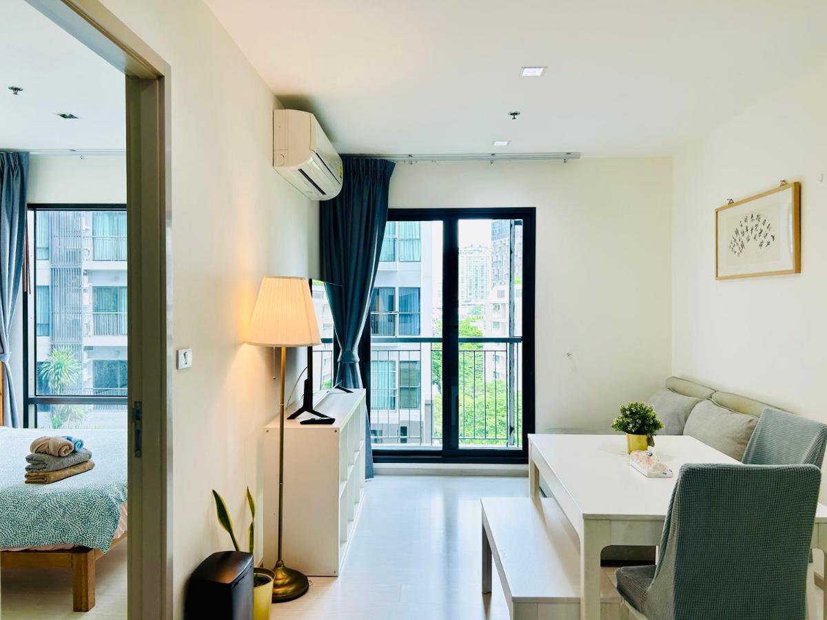 Pool View Two bedrooms Sukhumvit - 4