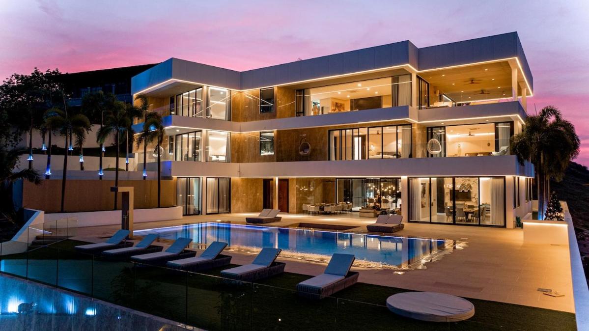 Villa California Koh Samui 7br cinema, spa, gym