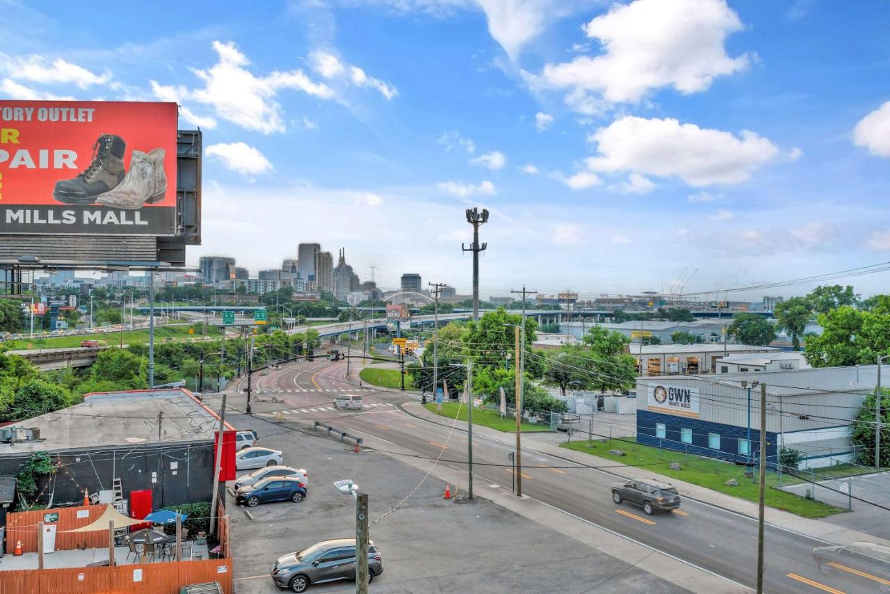 Penthouse City View Flat Modern Design with Balcony - 5