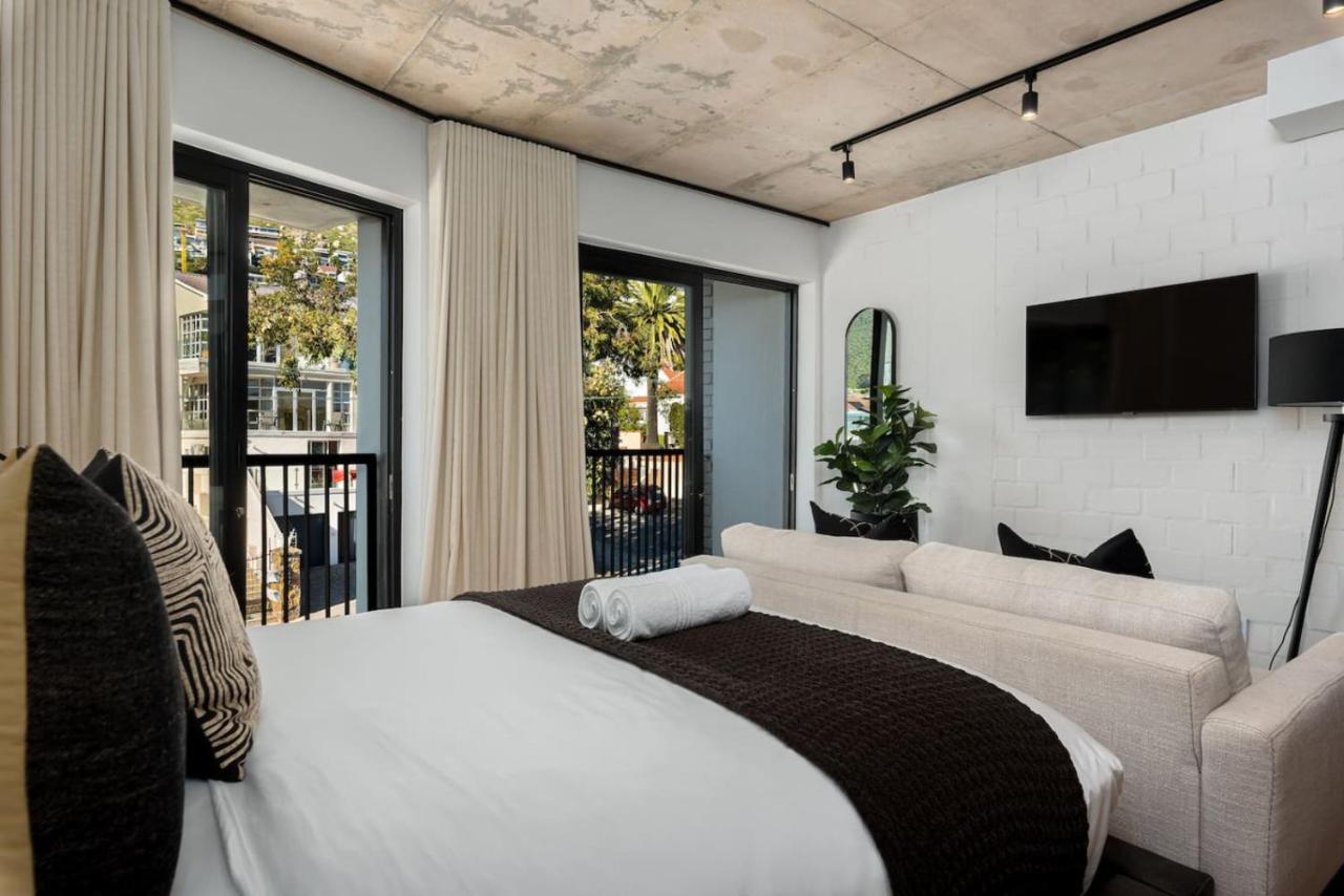 Gorgeous Sea Point Apartment - 2