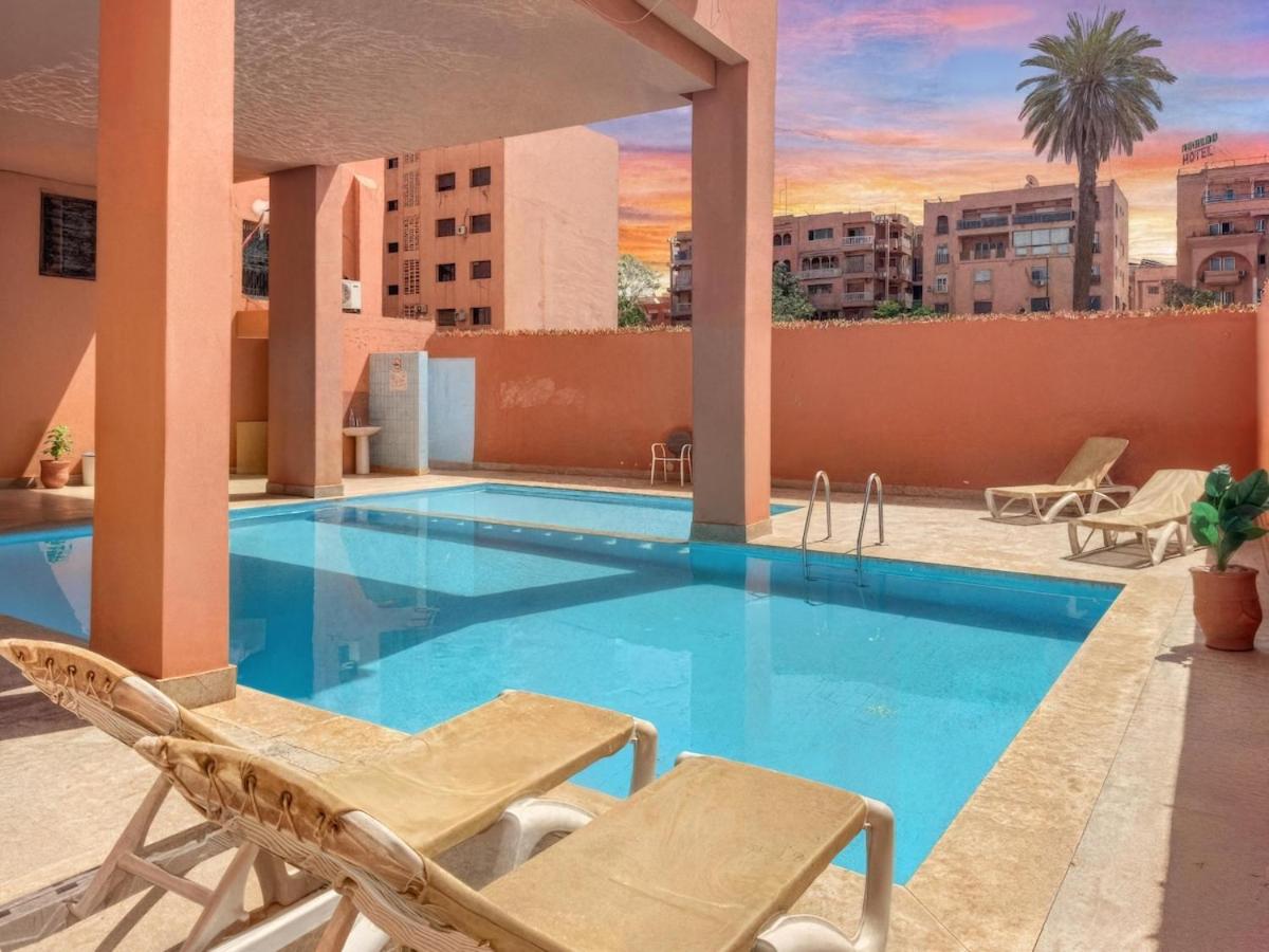 Elegant 2-Bedroom Duplex Downtown Private Terrace