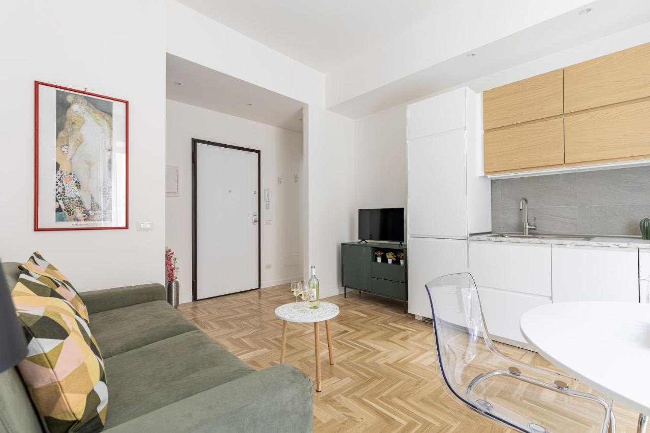 Hostly-The Montebello Suite-Near Trevi - 5