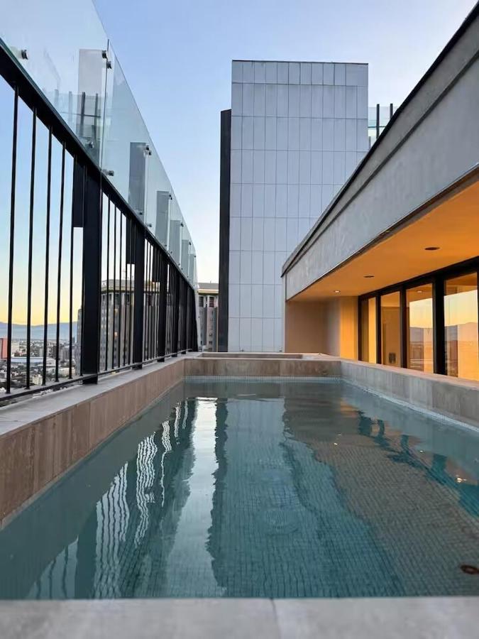 Steps to Historic C and Reforma - 4