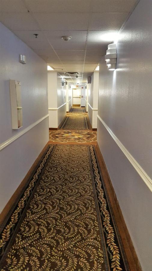 Americana Inn HOTEL — photo 17