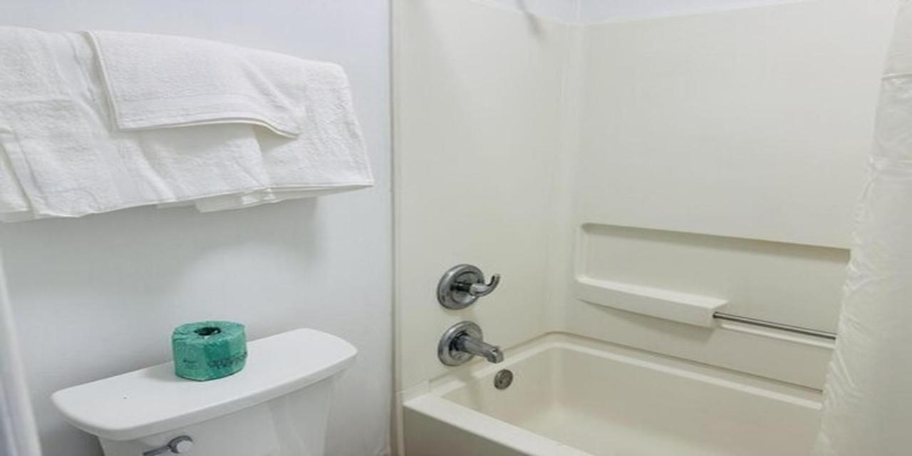 Astoria Hotel Danville North — photo 3