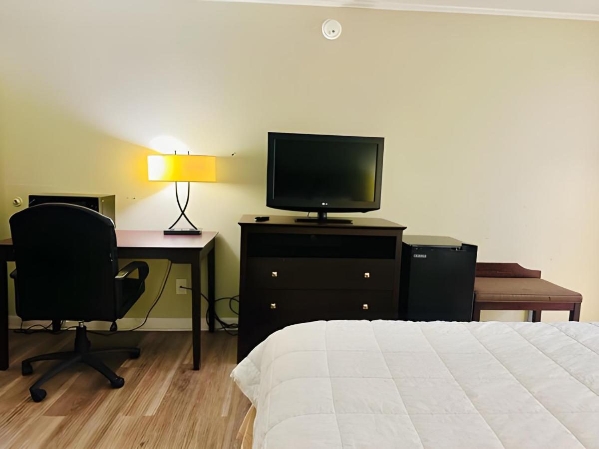 Astoria Hotel Danville North — photo 22