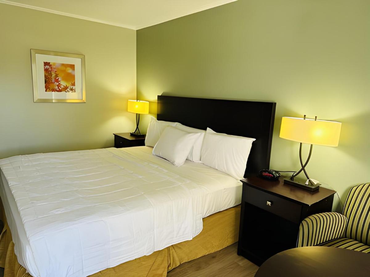 Astoria Hotel Danville North — photo 19