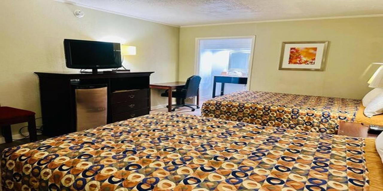 Astoria Hotel Danville North — photo 17