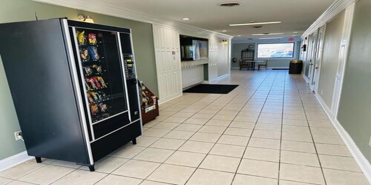 Astoria Hotel Danville North — photo 12