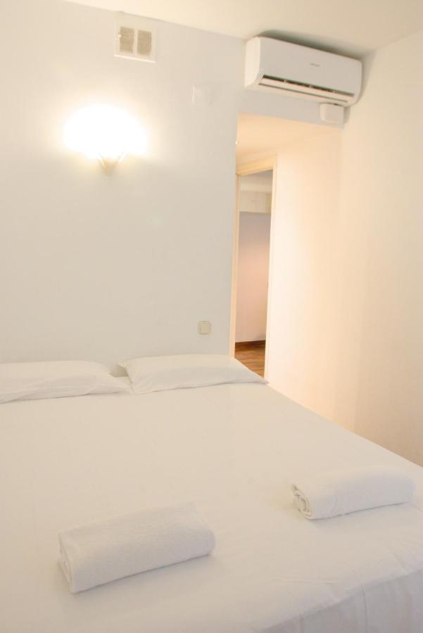 Sweet BCN Three Bedroom Apartment - 2