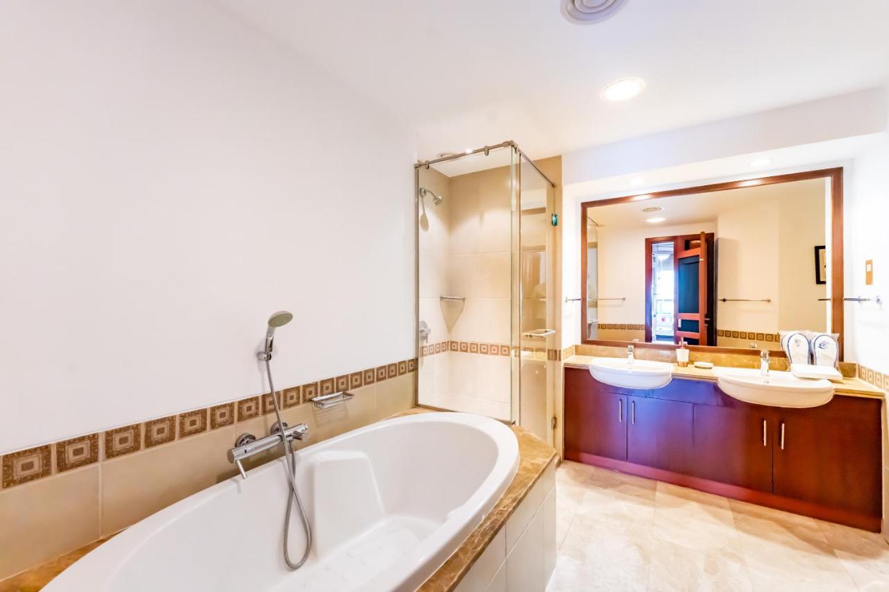 2 BR with Beach view in Fairmount Residence Palm by PK Holidays - 3