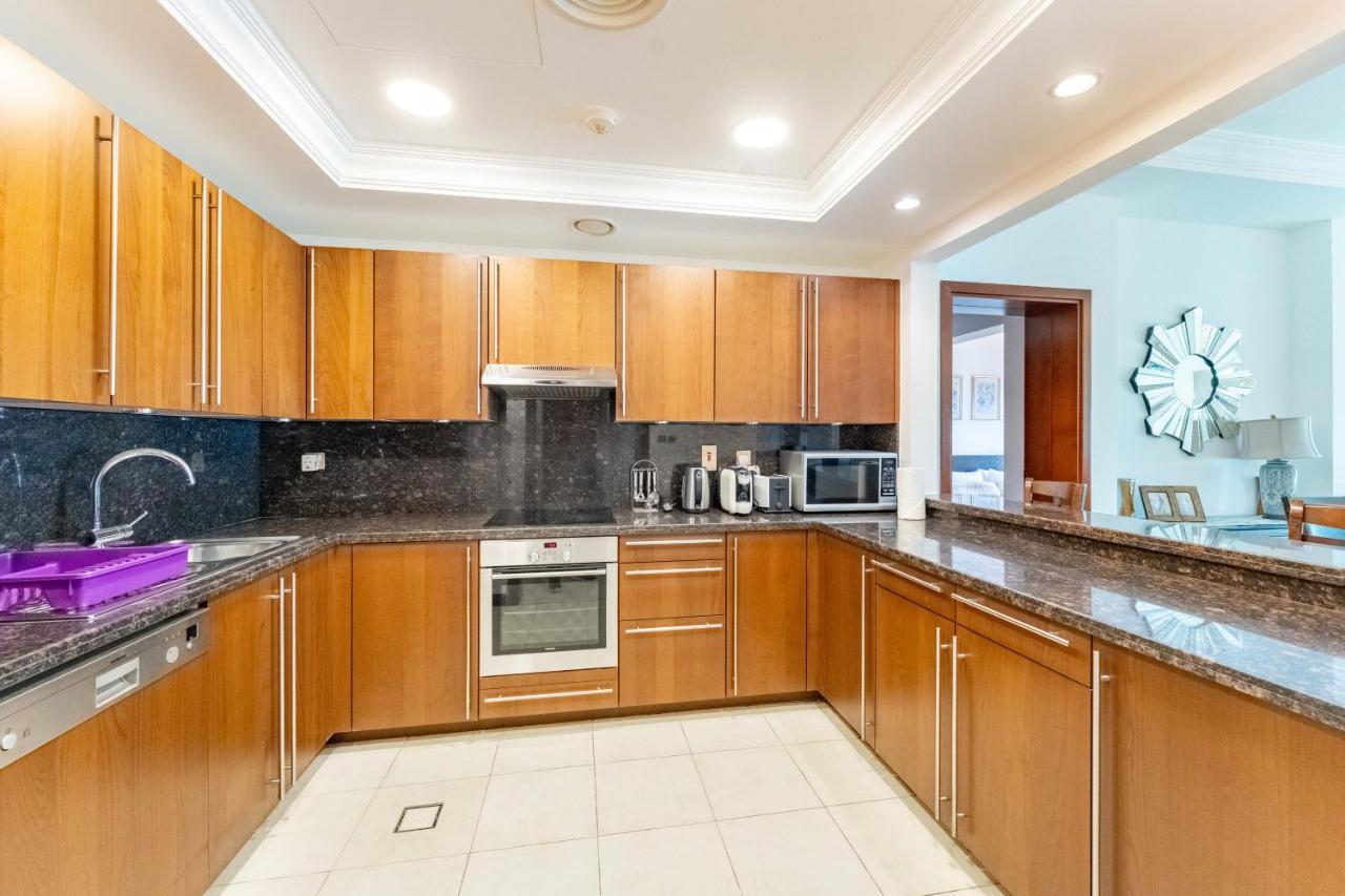 2 BR with Beach view in Fairmount Residence Palm by PK Holidays - 5