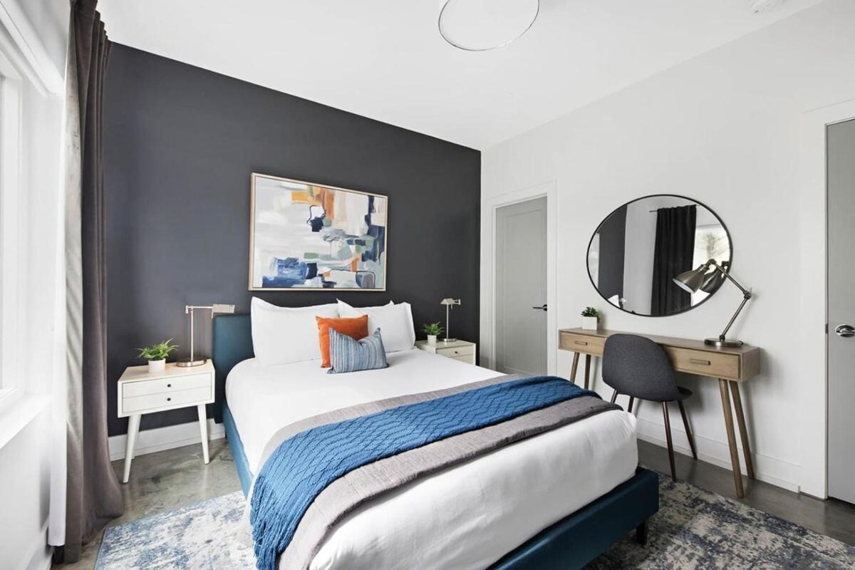 The Jameson House - Downtown views from Rooftop Lounge - 4