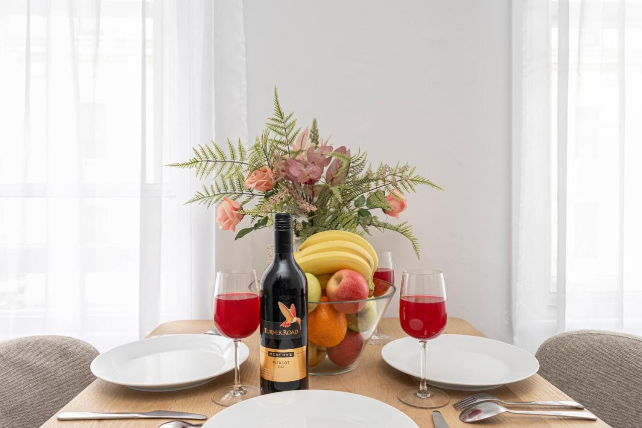 Chandos Place Residence - 3