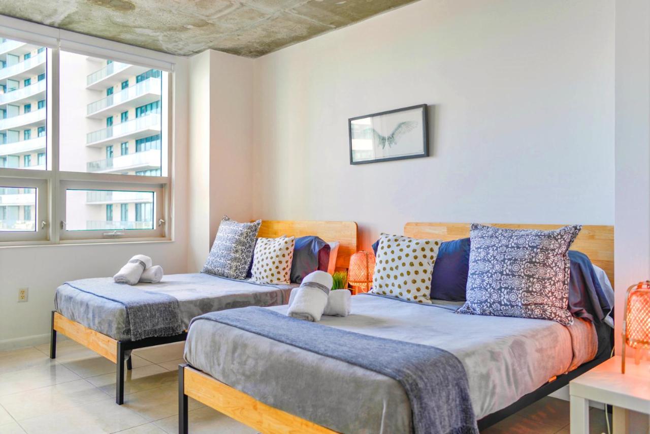 Miami Midblock Condo - City Views, Pool & Balcony! - 2