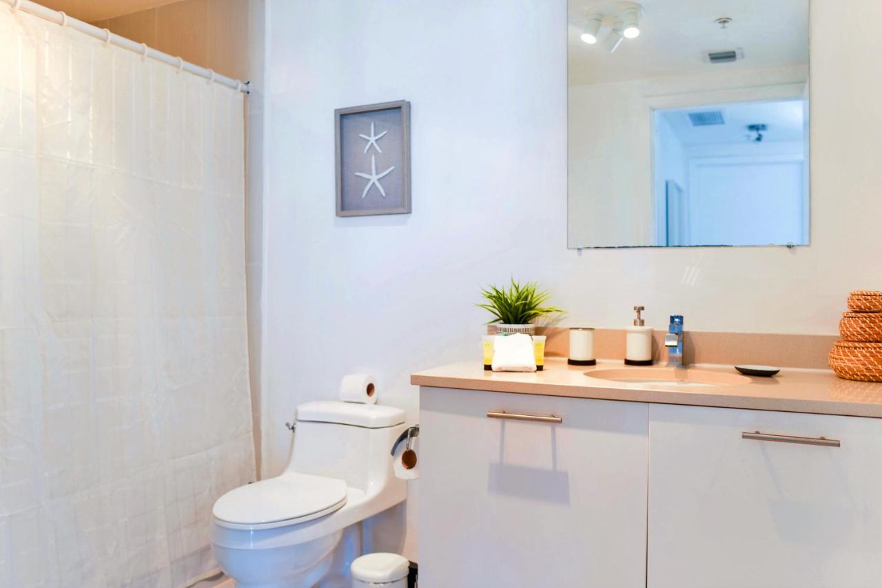 Miami Midblock Condo - City Views, Pool & Balcony! - 3