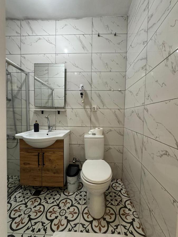 Neva Corner Hotel - 3