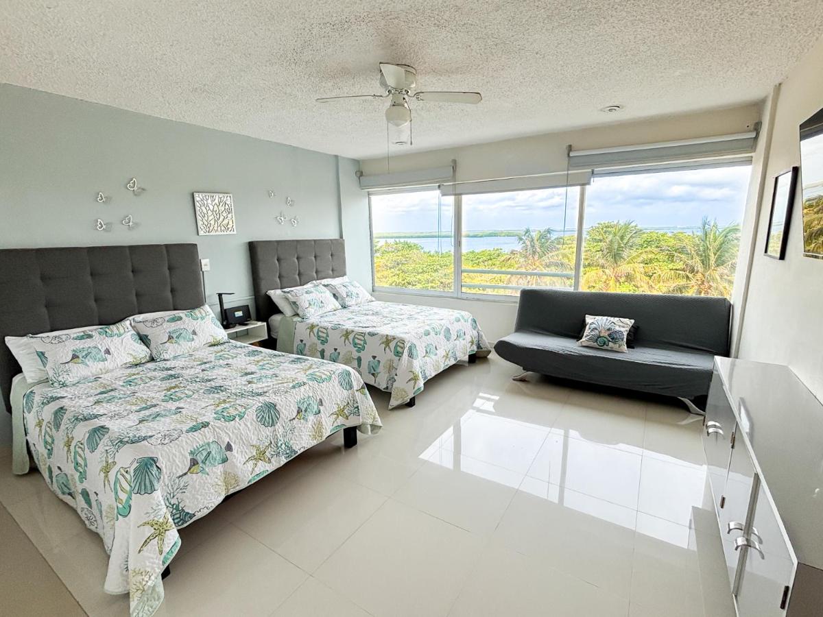 Brisas Shores 209 Beachfront Apartment with terrace, Cancun Hotel Zone, 1 bedroom - 2