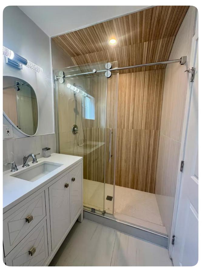 PRIVATE modern studio Guesthouse - 3