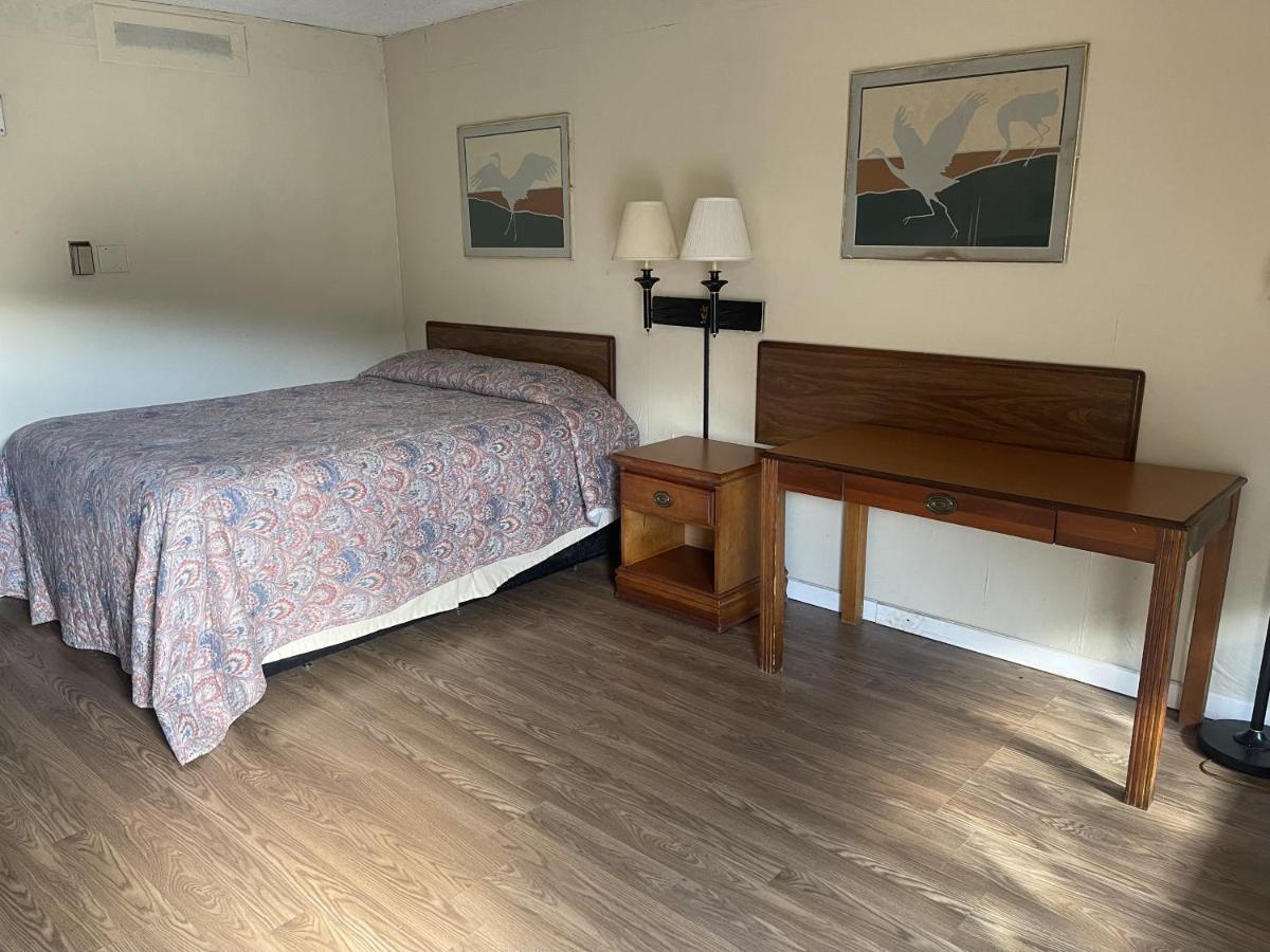 Tyler Inn & Suites — photo 5