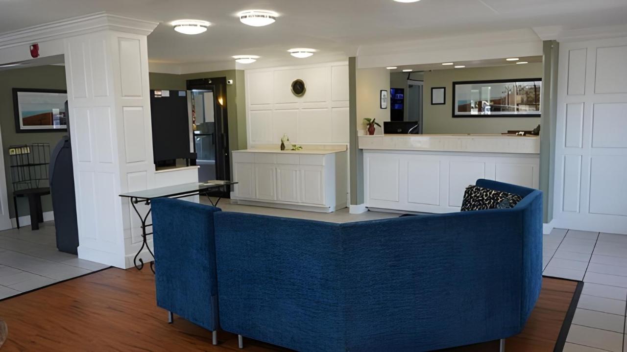 Astoria Hotel Danville West — photo 4