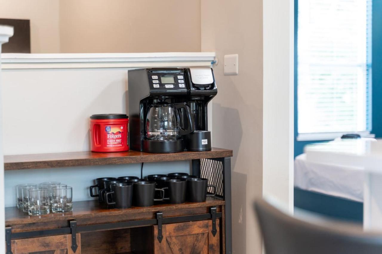 Modern Getaway near Vandy - 5