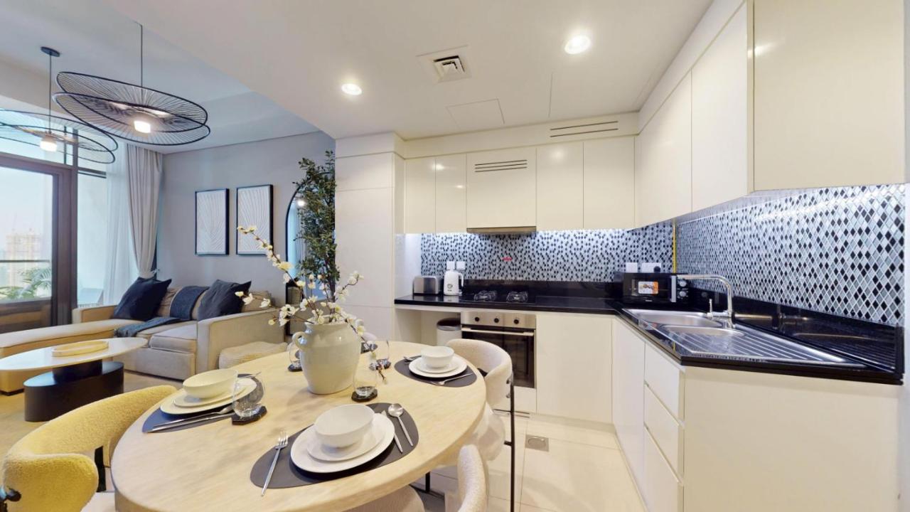 Vacationer Holiday Homes I Luxury 2 Bed Apartment I Business Bay close to Dubai Canal - 5