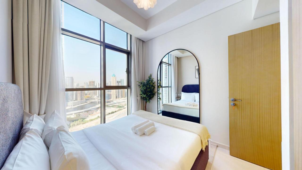 Vacationer Holiday Homes I Luxury 2 Bed Apartment I Business Bay close to Dubai Canal - 2