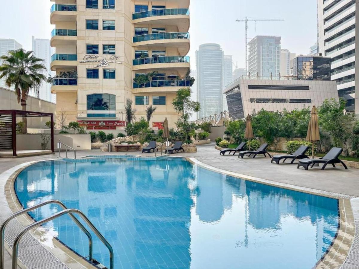 Vacationer Holiday Homes I Steps to Metro I Premium 2 Bedroom Apartment I Yacht Bay Marina - 4