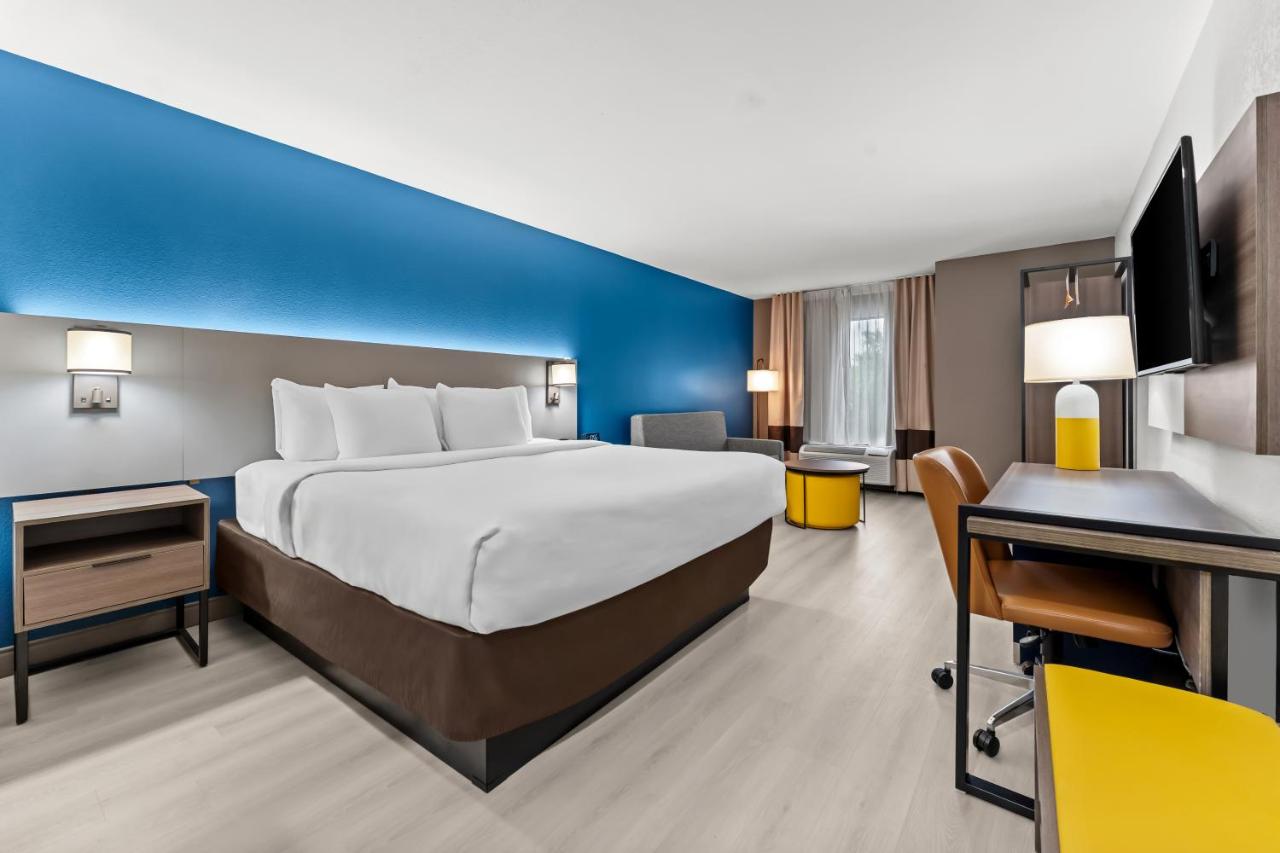 Guest House Inn & Suites — photo 17