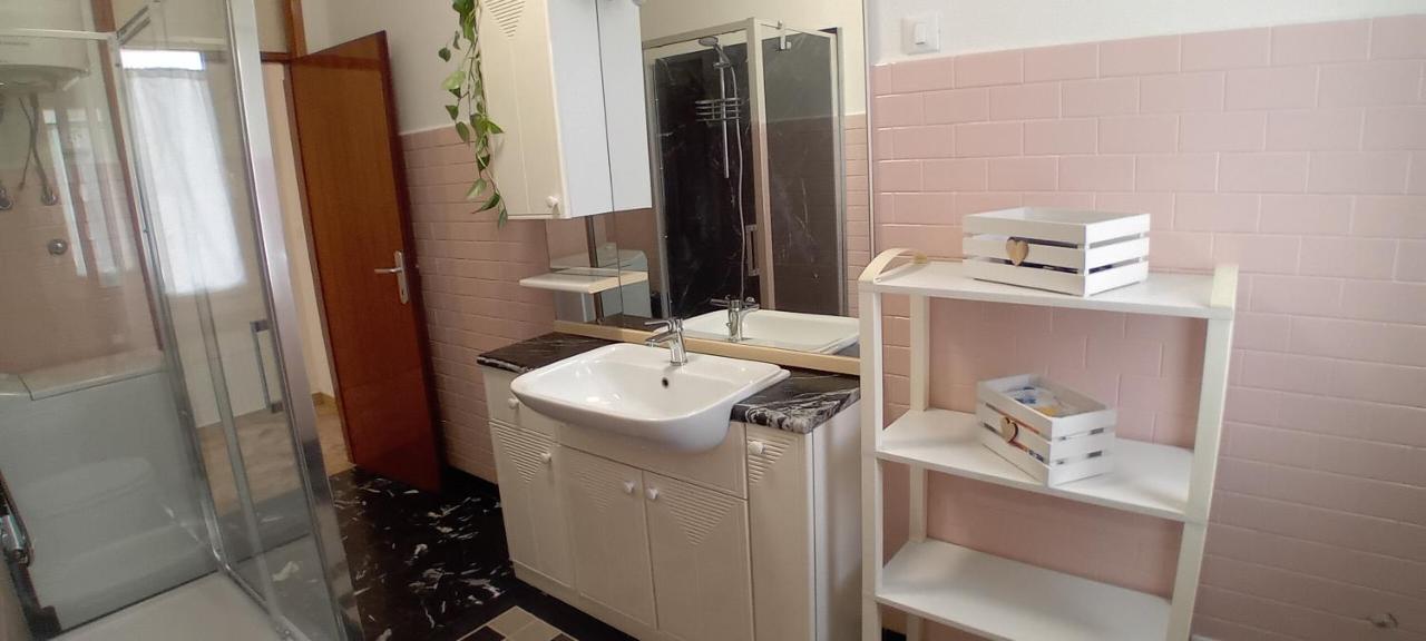 Elisa Apartment 12 minutes from Venice, free Wi-Fi included - 3