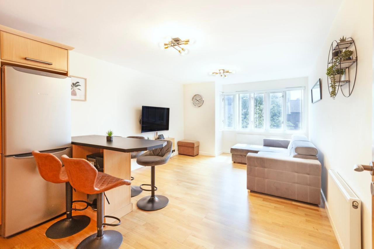 Stylish Two-Bedroom Flat in Marylebone - 4