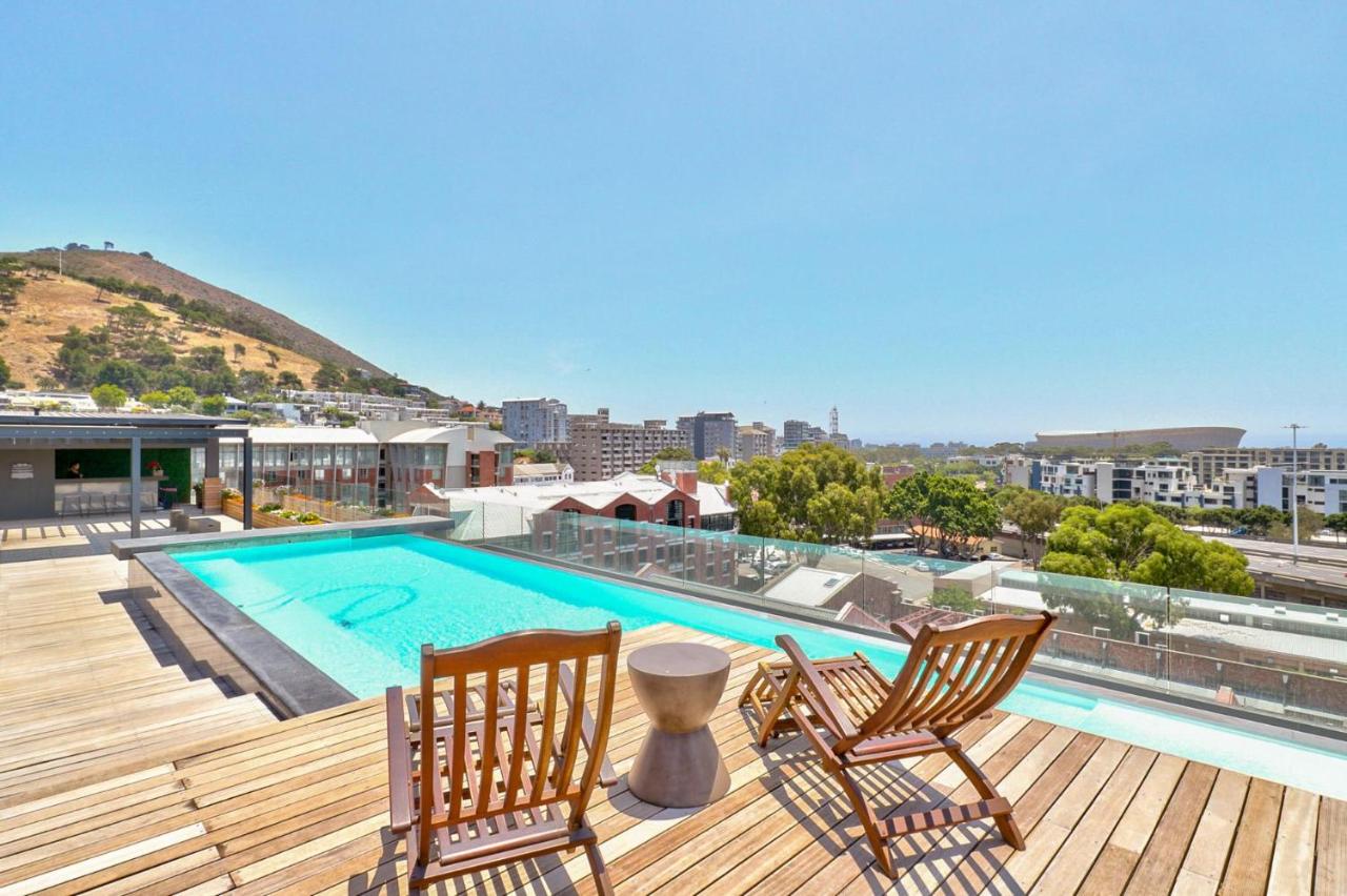 Waterfront apartment with balcony & views - 3