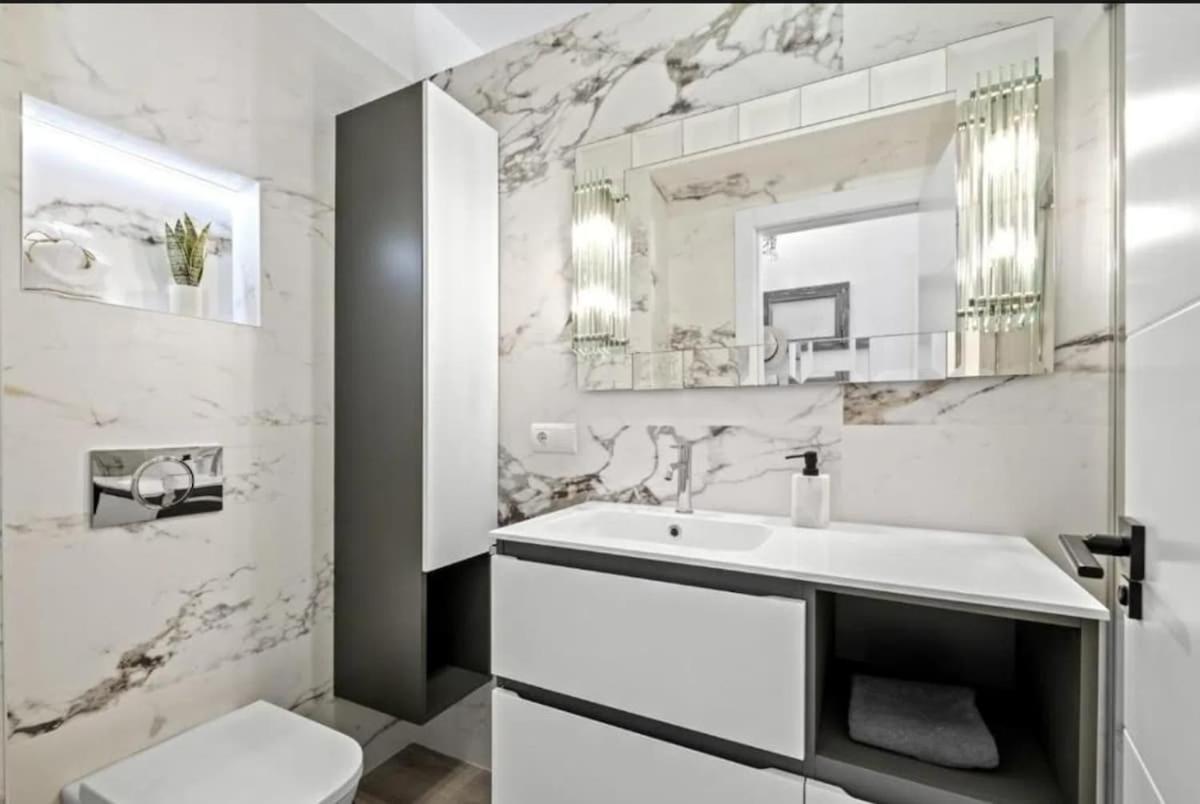 Spacious Malaga House with private walled-in yard - 5