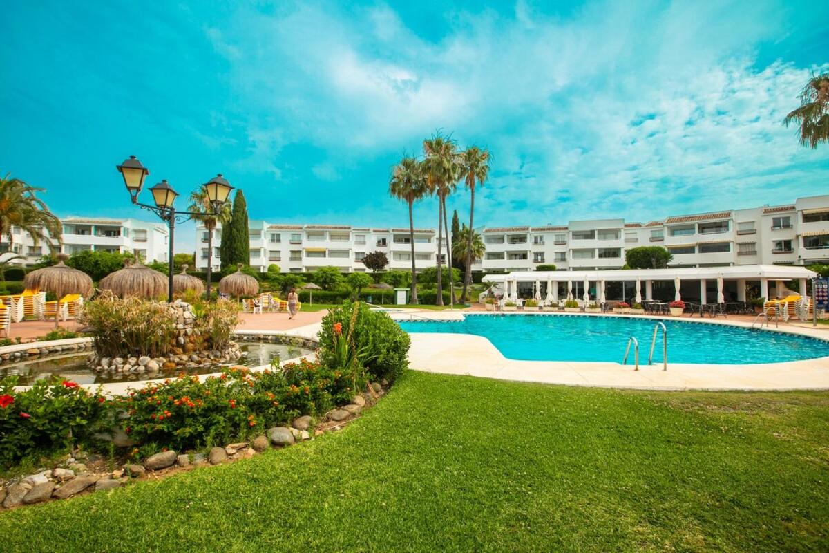 Stylish Boho Chic apartment 10 min walk from beach - 4