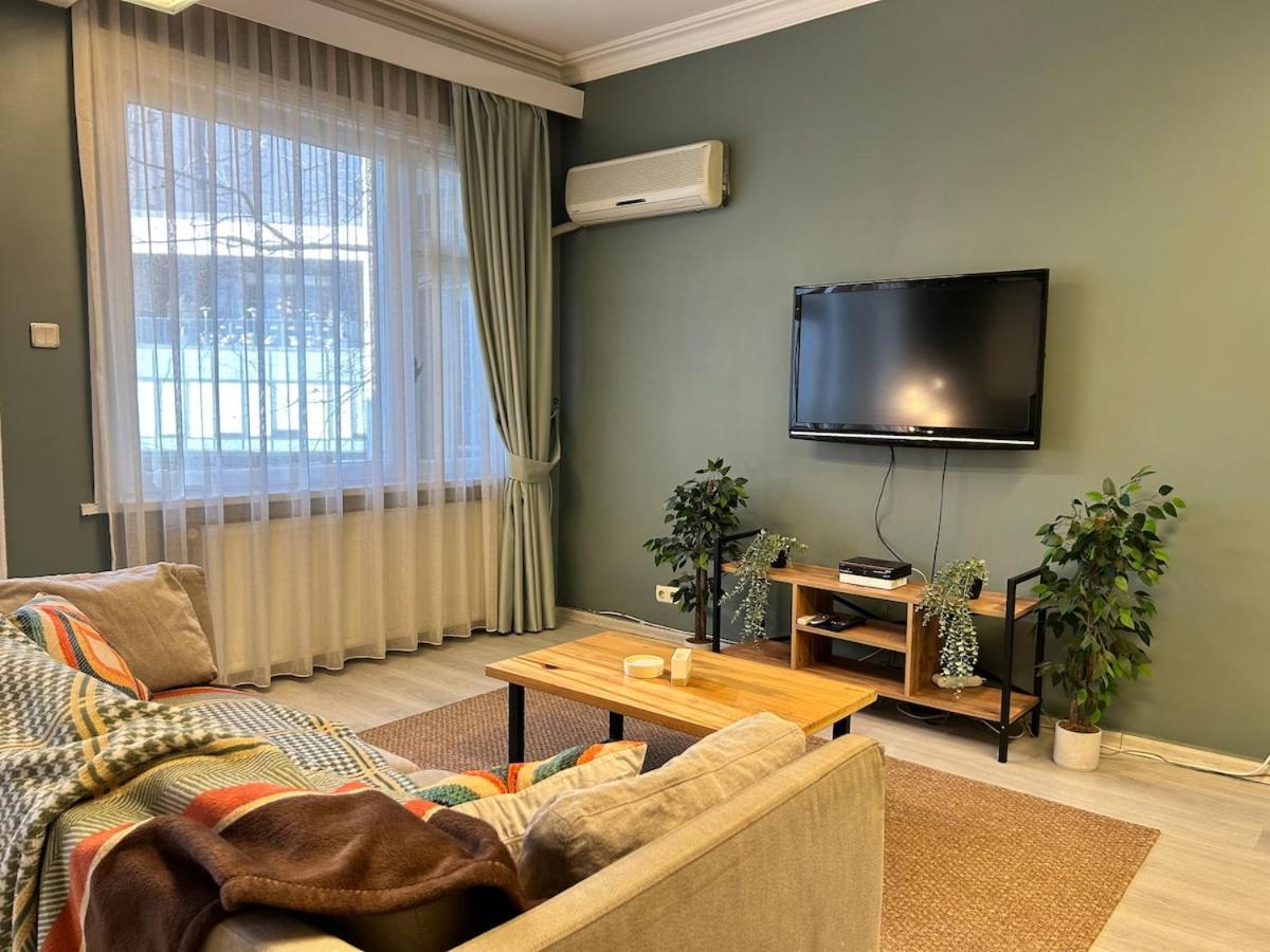 Elegant and Cozy 2BR with Balcony near Taksim - 5