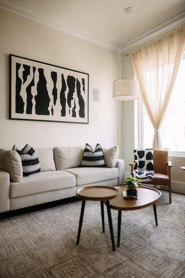 LUXE 3BR with Free Parking & Backyard and 15min to NYC - 3