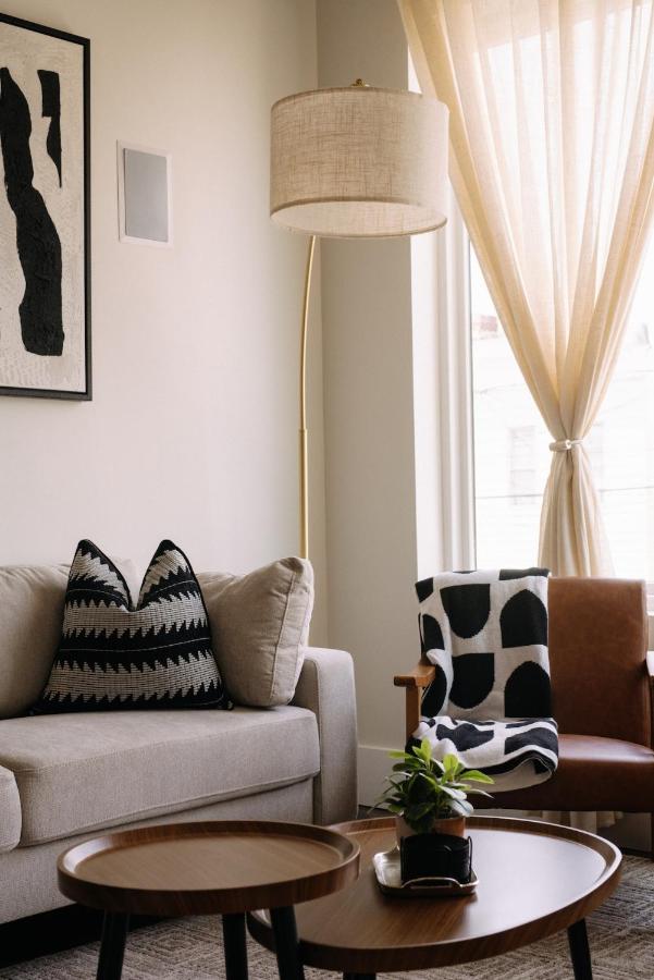 LUXE 3BR with Free Parking & Backyard and 15min to NYC - 5