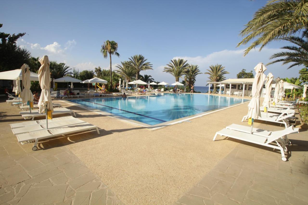 Crystal Springs Beach Hotel photo