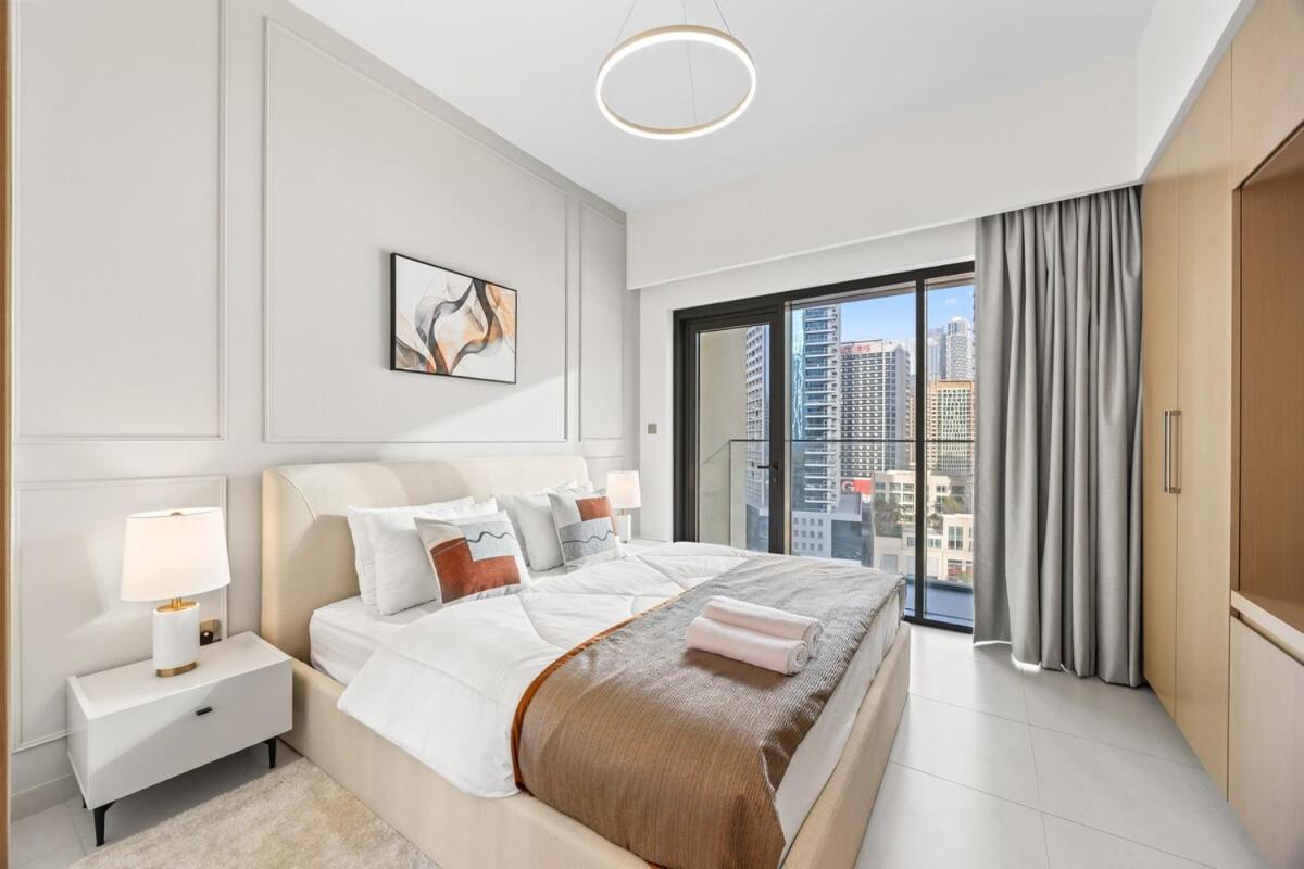 Dreamy Apartment,Pool with Burj khalifa View ,5Min Walk to Dubai Mall - 2