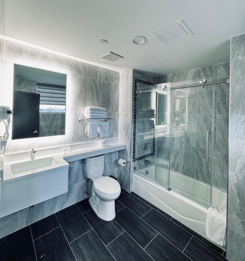 Capital Hotel Long Island City - 3