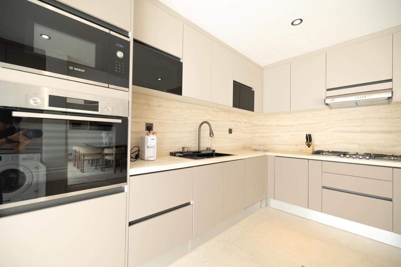 Designer Furnished Villa with Luxury Finishes in Springs 14 - 4