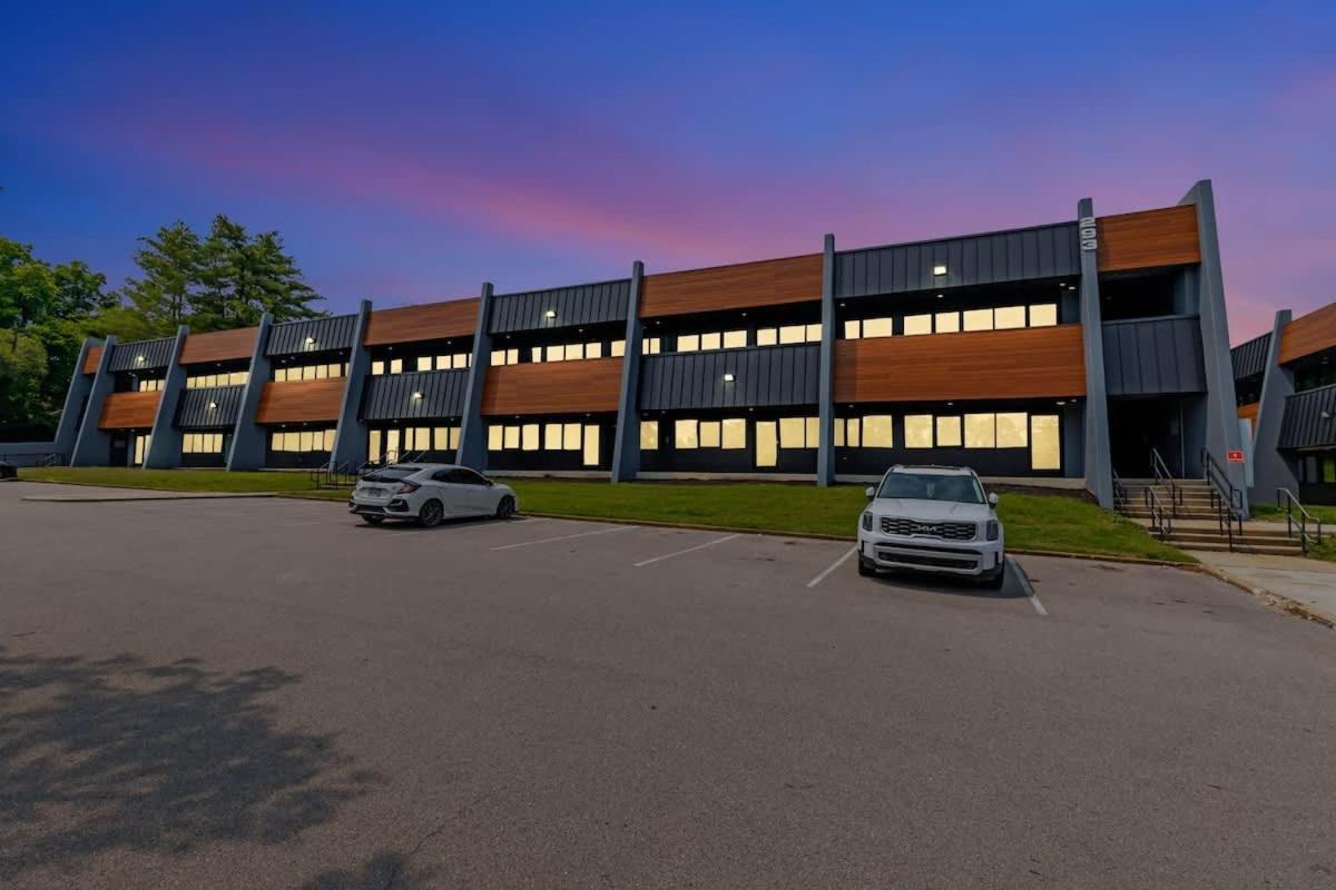 Modern Music City Getaway - 3