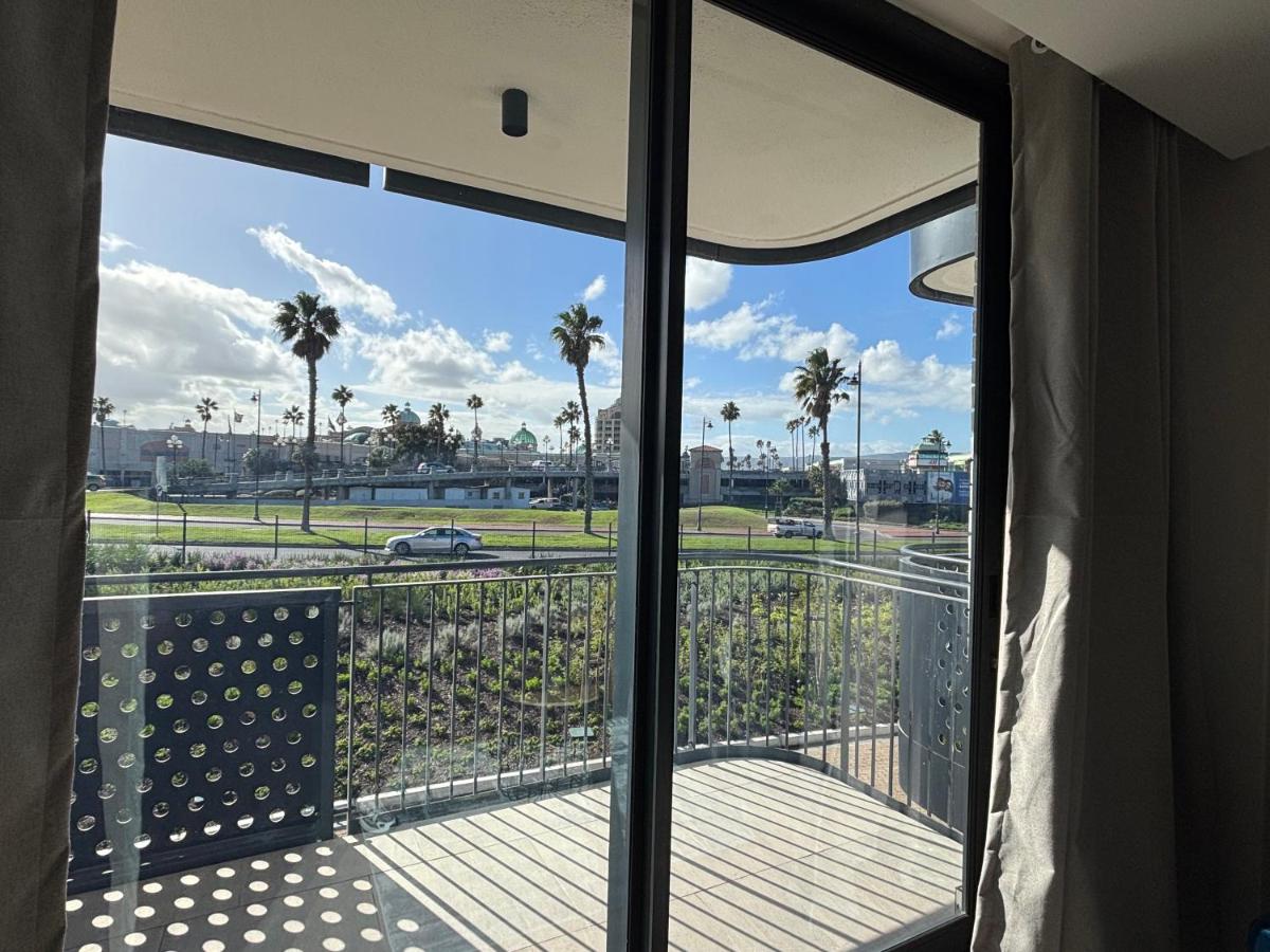 Modern chic at On park Century City near Canal Walk - 4