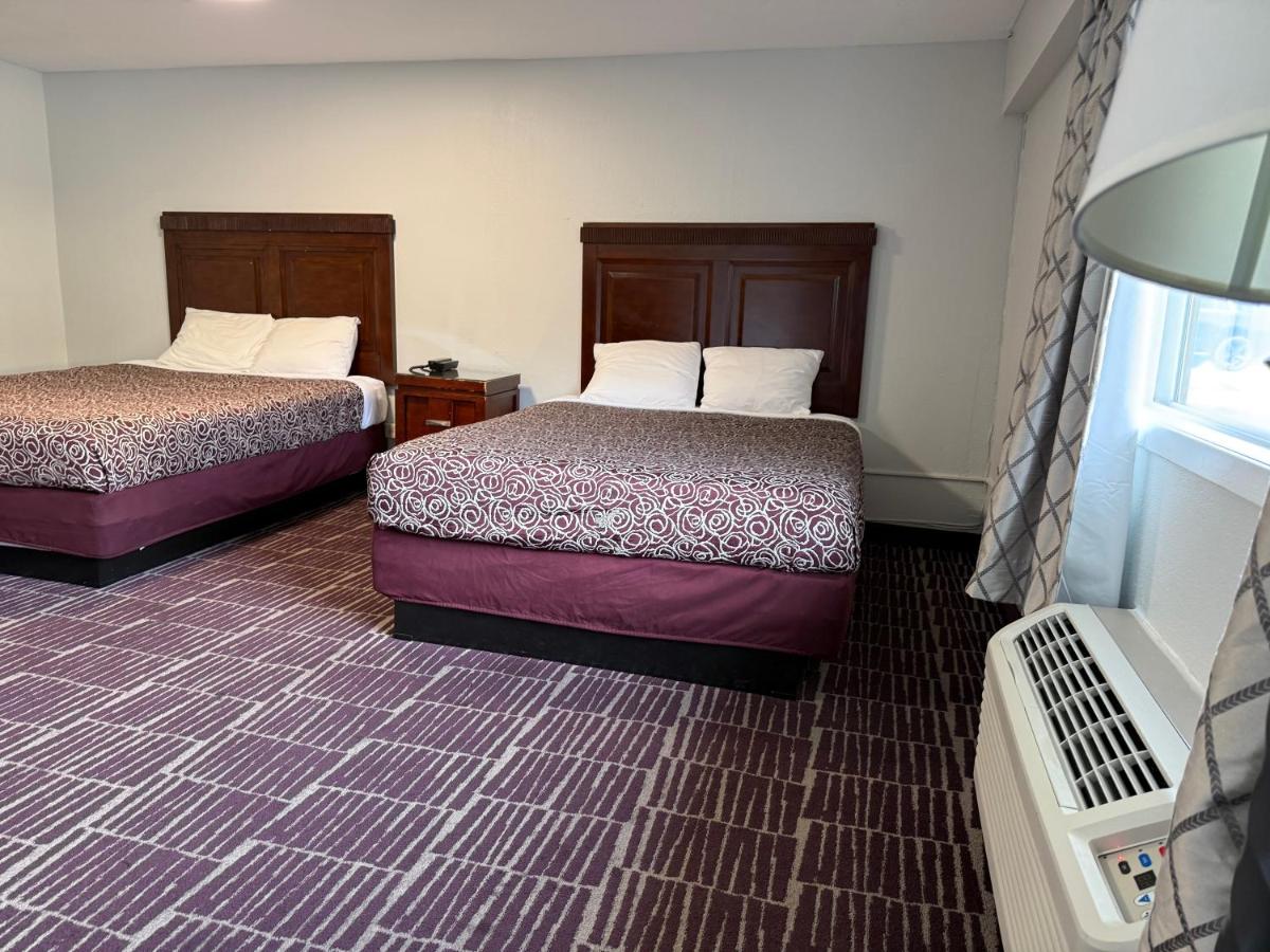 Economy Inn — photo 13