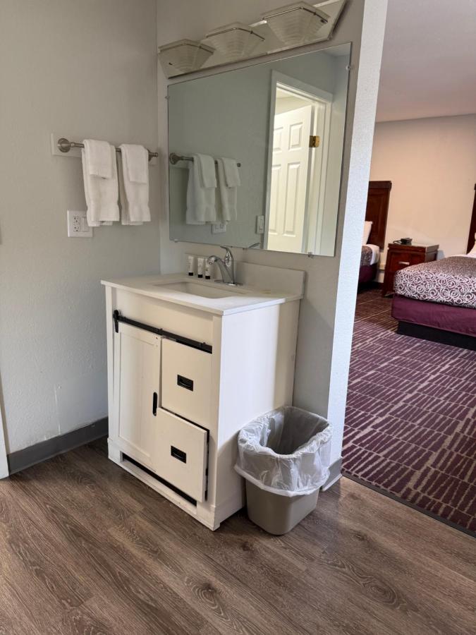 Economy Inn — photo 3