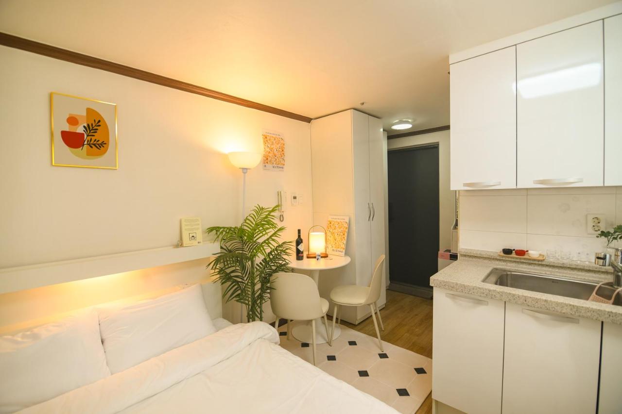 K-Culture Hub Modern Studio near Konkuk Stn - 3