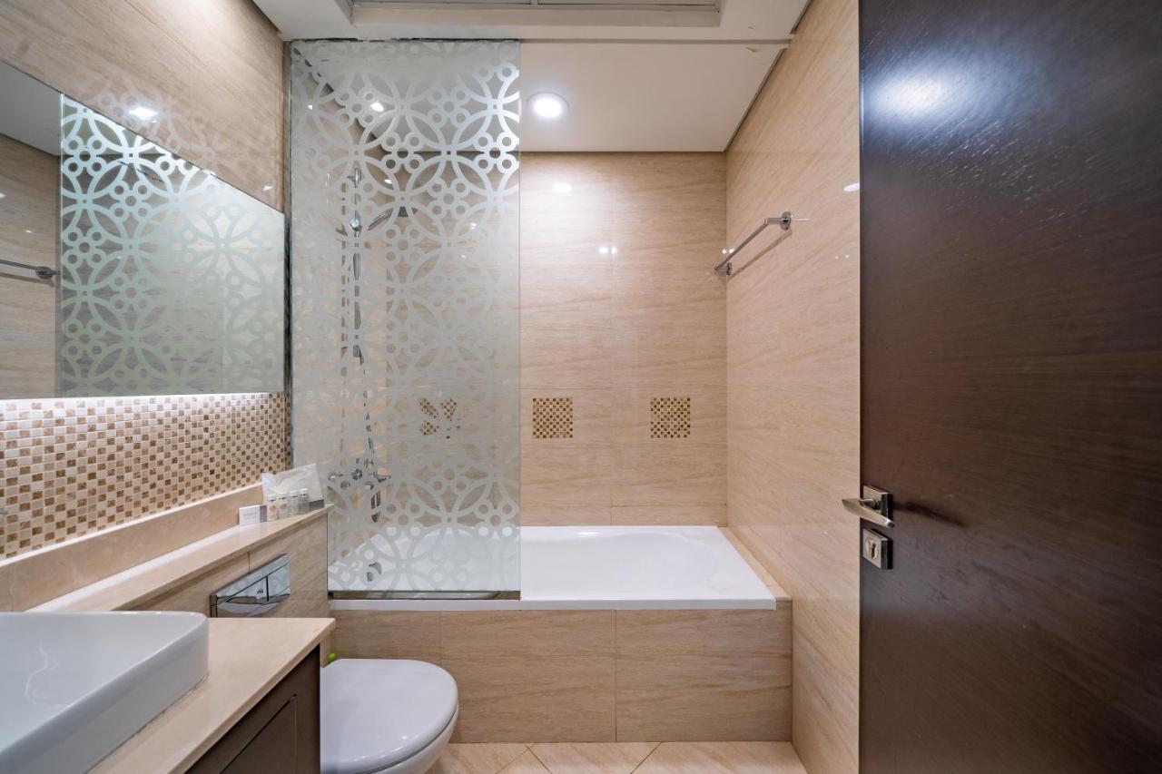 1BR + maid room Apartment in Downtown Dubai - 3