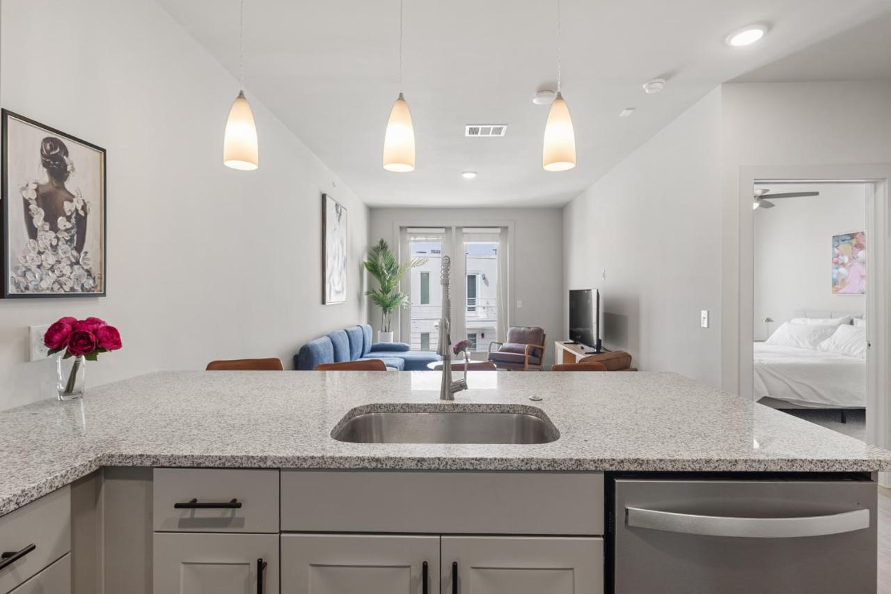 Brand New luxury 1 bedroom - 3